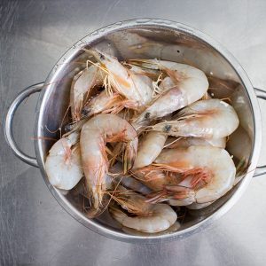 how to peel prawns like a pro